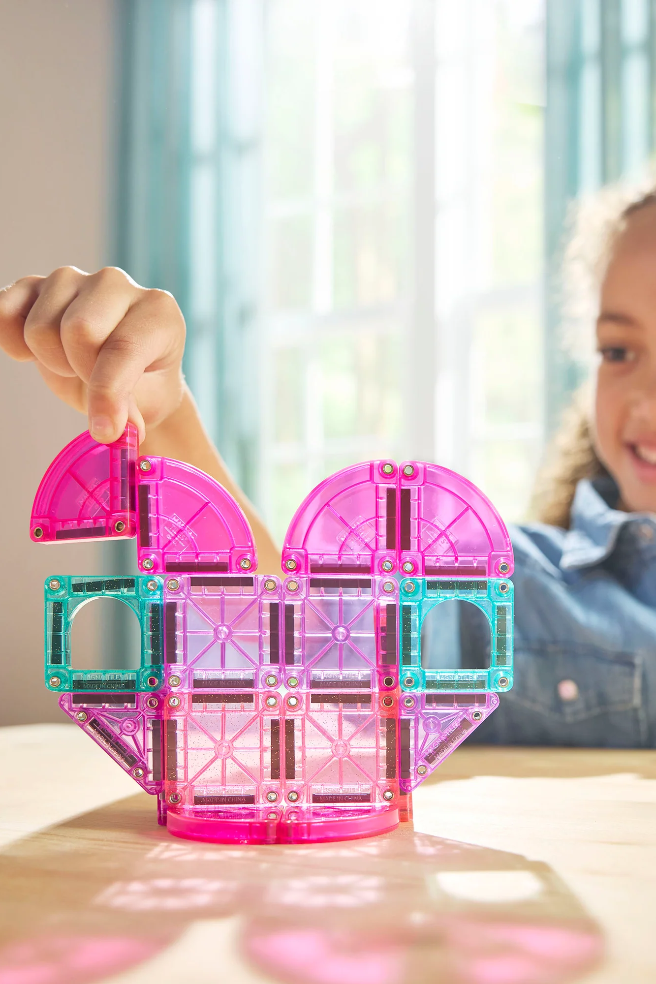 MAGNA-TILES Heart to Heart 26 pieces Travel Set
